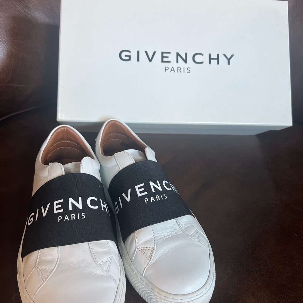 Givenchy City Sport
